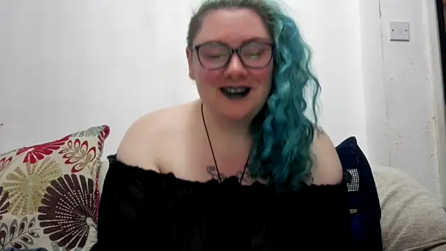 Snapshot of Bustycurves chatting on 06/12/26, 11:46 Bustycurves online show from 06/12/26, 11:46