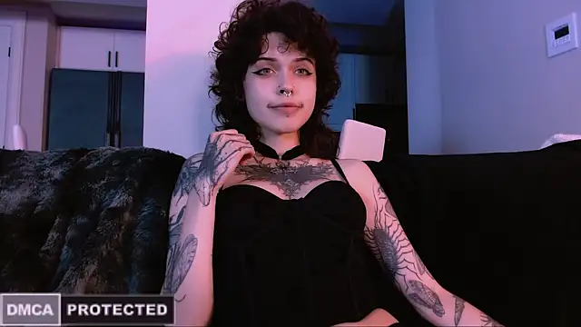 Snapshot of NaughtyLittleFox chatting on 10/15/25, 04:34 NaughtyLittleFox online show from 10/15/25, 04:34