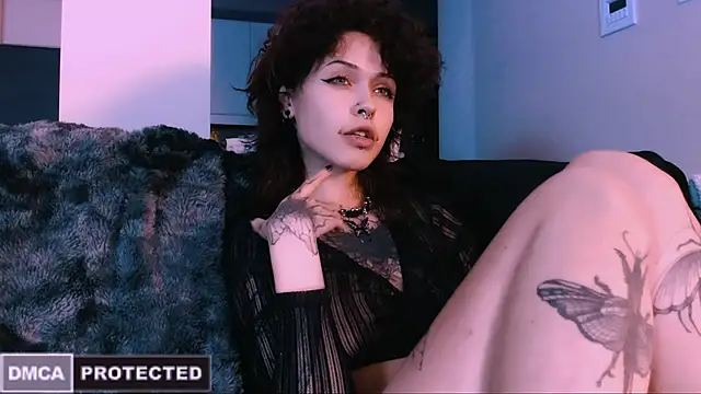 Snapshot of NaughtyLittleFox chatting on 10/30/25, 05:20 NaughtyLittleFox online show from 10/30/25, 05:20