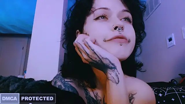 Snapshot of NaughtyLittleFox chatting on 04/28/26, 05:45 NaughtyLittleFox online show from 04/28/26, 05:45
