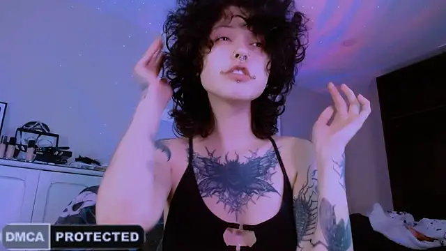 Snapshot of NaughtyLittleFox chatting on 06/07/26, 02:48 NaughtyLittleFox online show from 06/07/26, 02:48