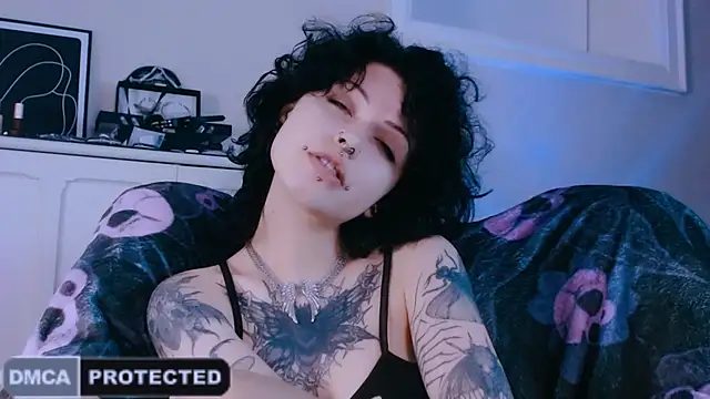 Snapshot of NaughtyLittleFox chatting on 06/12/26, 03:27 NaughtyLittleFox online show from 06/12/26, 03:27