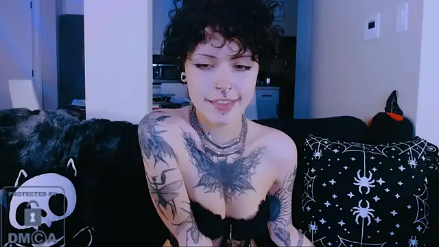 Snapshot of NaughtyLittleFox chatting on 07/07/26, 04:48 NaughtyLittleFox online show from 07/07/26, 04:48