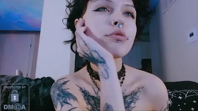 Snapshot of NaughtyLittleFox chatting on 07/11/26, 12:57 NaughtyLittleFox online show from 07/11/26, 12:57