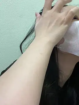 Snapshot of minmin2kk5 chatting on 01/11/25, 07:28 minmin2kk5 online show from 01/11/25, 07:28