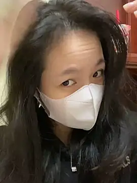 Snapshot of minmin2kk5 chatting on 01/18/25, 02:23 minmin2kk5 online show from 01/18/25, 02:23