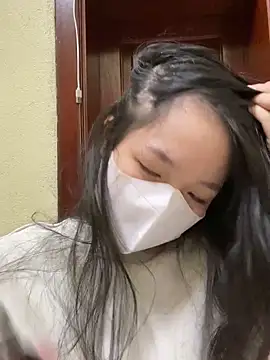 Snapshot of minmin2kk5 chatting on 03/01/25, 02:44 minmin2kk5 online show from 03/01/25, 02:44