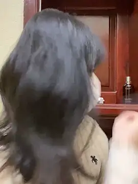 Snapshot of minmin2kk5 chatting on 03/02/25, 02:32 minmin2kk5 online show from 03/02/25, 02:32