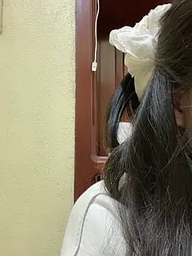 Snapshot of minmin2kk5 chatting on 03/08/25, 03:56 minmin2kk5 online show from 03/08/25, 03:56