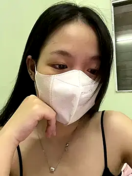 Snapshot of minmin2kk5 chatting on 10/04/25, 03:37 minmin2kk5 online show from 10/04/25, 03:37