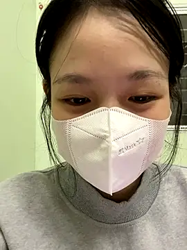 Snapshot of minmin2kk5 chatting on 10/22/25, 06:35 minmin2kk5 online show from 10/22/25, 06:35