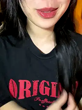 minmin2kk5 online show from 11/18/25, 02:32