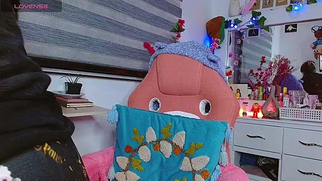 Littlerouse  online show from 01/23/25, 02:02