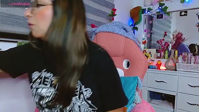 Littlerouse  online show from 02/01/25, 02:58