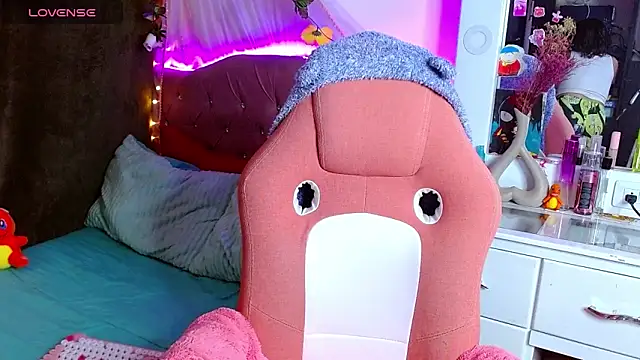 Littlerouse  online show from 03/23/25, 04:49