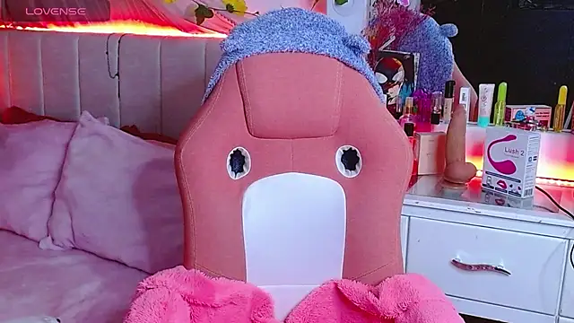 Littlerouse  online show from 10/06/25, 11:13