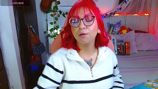 Snapshot of Littlerouse_ chatting on 03/31/26, 10:37 Littlerouse online show from 03/31/26, 10:37