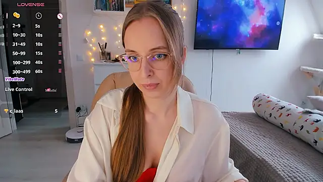 violet blue eyes online show from 02/06/26, 11:24