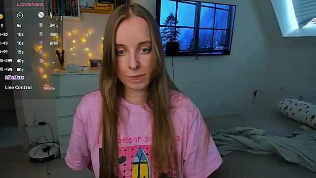 Snapshot of violet_blue_eyes chatting on 03/09/26, 12:53 violet blue eyes online show from 03/09/26, 12:53