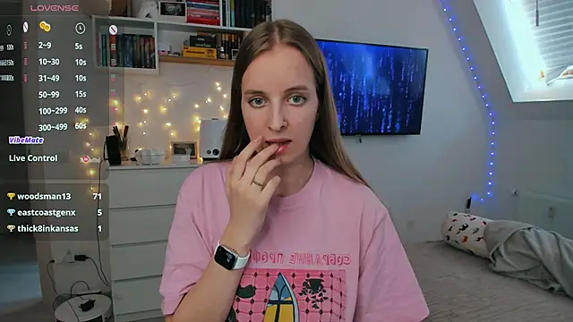 Snapshot of violet_blue_eyes chatting on 03/11/26, 12:55 violet blue eyes online show from 03/11/26, 12:55