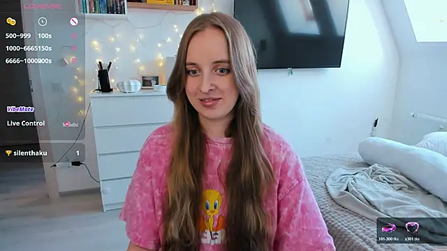 Snapshot of violet_blue_eyes chatting on 03/13/26, 01:07 violet blue eyes online show from 03/13/26, 01:07