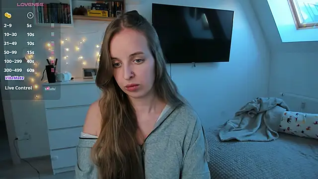 Snapshot of violet_blue_eyes chatting on 03/20/26, 03:50 violet blue eyes online show from 03/20/26, 03:50