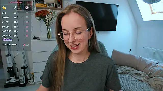 Snapshot of violet_blue_eyes chatting on 04/07/26, 12:49 violet blue eyes online show from 04/07/26, 12:49