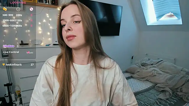 Snapshot of violet_blue_eyes chatting on 04/15/26, 01:07 violet blue eyes online show from 04/15/26, 01:07