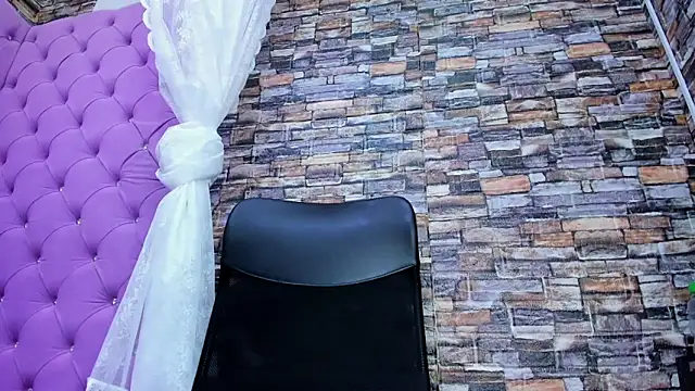 Snapshot of celeste_blue69 chatting on 12/28/24, 08:26 celeste blue69 online show from 12/28/24, 08:26