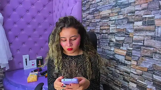 Snapshot of celeste_blue69 chatting on 01/08/25, 02:46 celeste blue69 online show from 01/08/25, 02:46