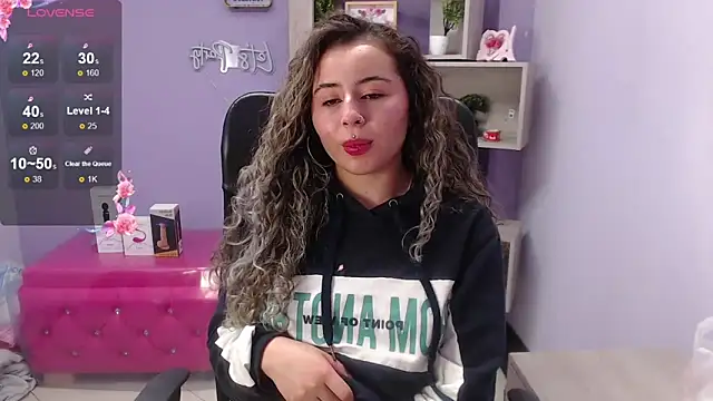 Snapshot of celeste_blue69 chatting on 01/24/25, 08:55 celeste blue69 online show from 01/24/25, 08:55