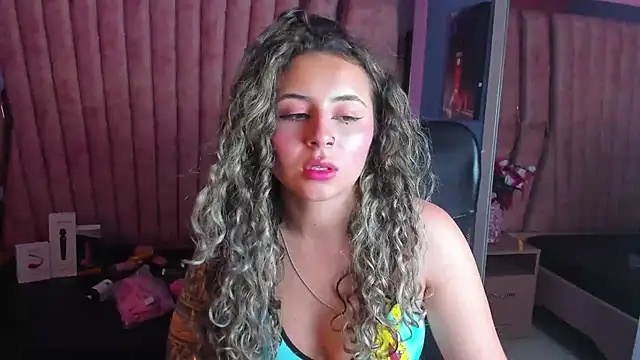 Snapshot of celeste_blue69 chatting on 02/08/25, 03:41 celeste blue69 online show from 02/08/25, 03:41