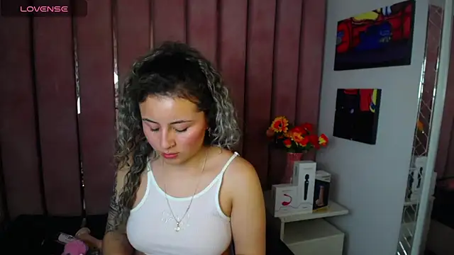 Snapshot of celeste_blue69 chatting on 02/12/25, 03:07 celeste blue69 online show from 02/12/25, 03:07