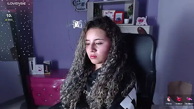 Snapshot of celeste_blue69 chatting on 02/18/25, 08:59 celeste blue69 online show from 02/18/25, 08:59