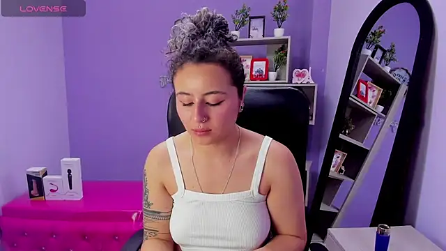 Snapshot of celeste_blue69 chatting on 03/16/25, 09:16 celeste blue69 online show from 03/16/25, 09:16