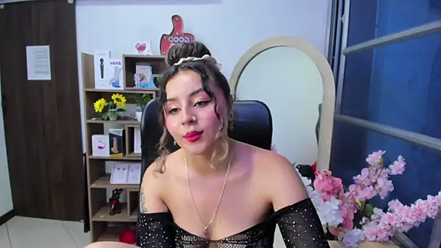 Snapshot of celeste_blue69 chatting on 09/18/25, 03:08 celeste blue69 online show from 09/18/25, 03:08