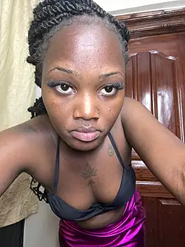 Snapshot of Queen_Arnah254 chatting on 05/05/26, 02:47 Queen Arnah254 online show from 05/05/26, 02:47