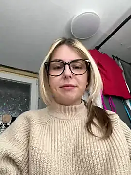 Livewithlucy online show from 03/22/25, 04:37