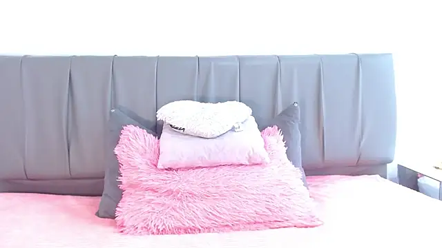 Cherllynn online show from 12/19/24, 02:57