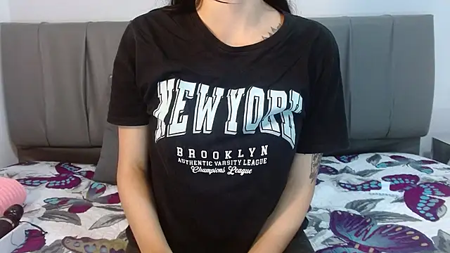 Cherllynn online show from 12/21/24, 01:53