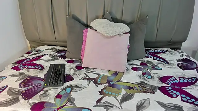 Cherllynn online show from 02/12/25, 03:27