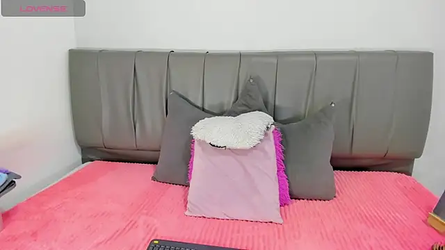 Cherllynn online show from 09/15/25, 04:07