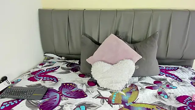 Cherllynn online show from 12/03/25, 02:04