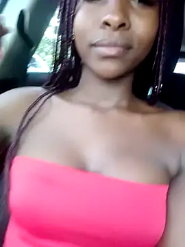 Snapshot of Nicole_Colette_ chatting on 01/22/25, 03:40 Nicole Colette  online show from 01/22/25, 03:40