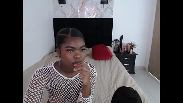 Snapshot of Nicole_Colette_ chatting on 10/28/25, 12:41 Nicole Colette  online show from 10/28/25, 12:41