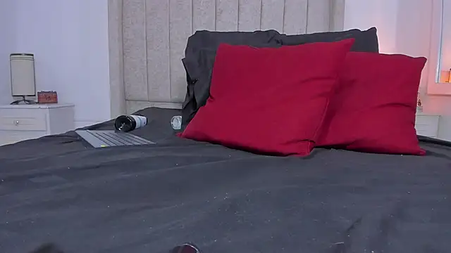 Snapshot of juana_240 chatting on 12/18/24, 10:02 juana 240 online show from 12/18/24, 10:02