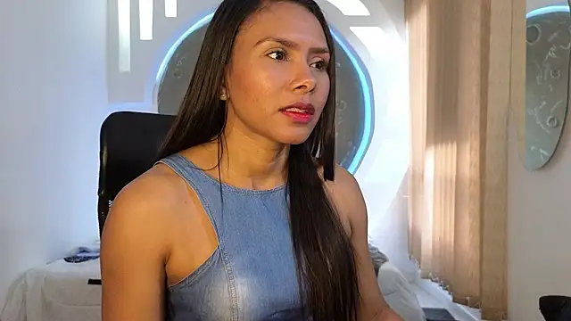 Tatianabr 01 online show from 11/30/25, 08:57