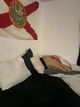 Snapshot of rock-hard-fun chatting on 04/26/26, 01:58 rock-hard-fun online show from 04/26/26, 01:58