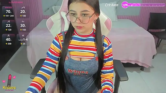 Snapshot of Yuli_16 chatting on 03/17/25, 12:04 Yuli 16 online show from 03/17/25, 12:04