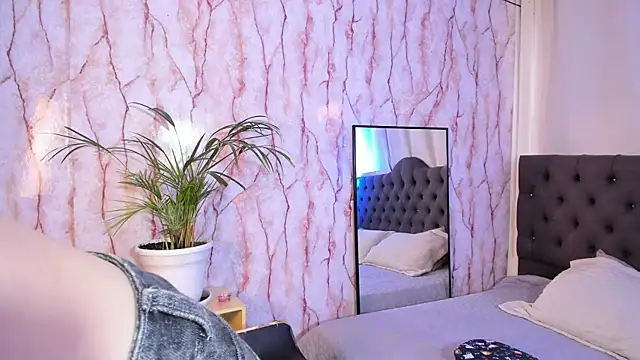 Snapshot of Elecktra_sweet chatting on 11/18/25, 07:40 Elecktra sweet online show from 11/18/25, 07:40